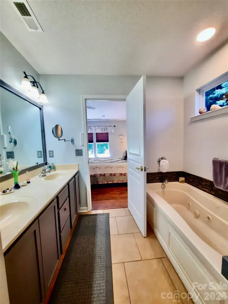208 Snowy Egret Way Hendersonville NC 28792