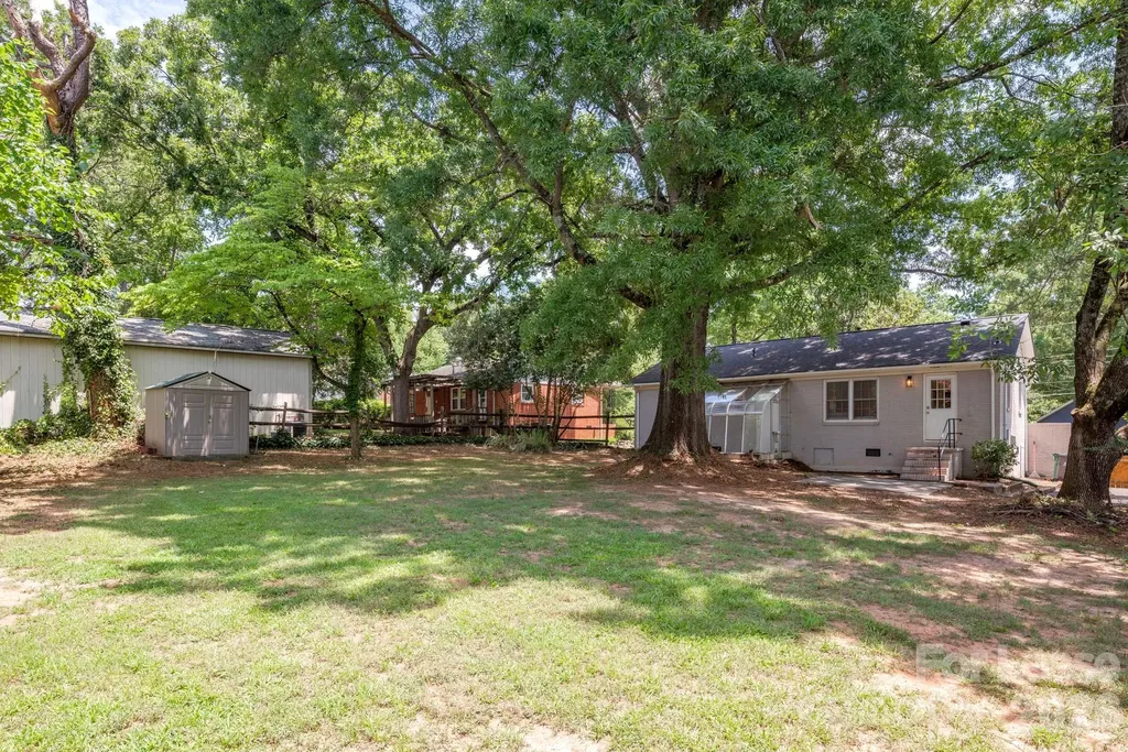 1129 Eastview Drive Charlotte NC 28211