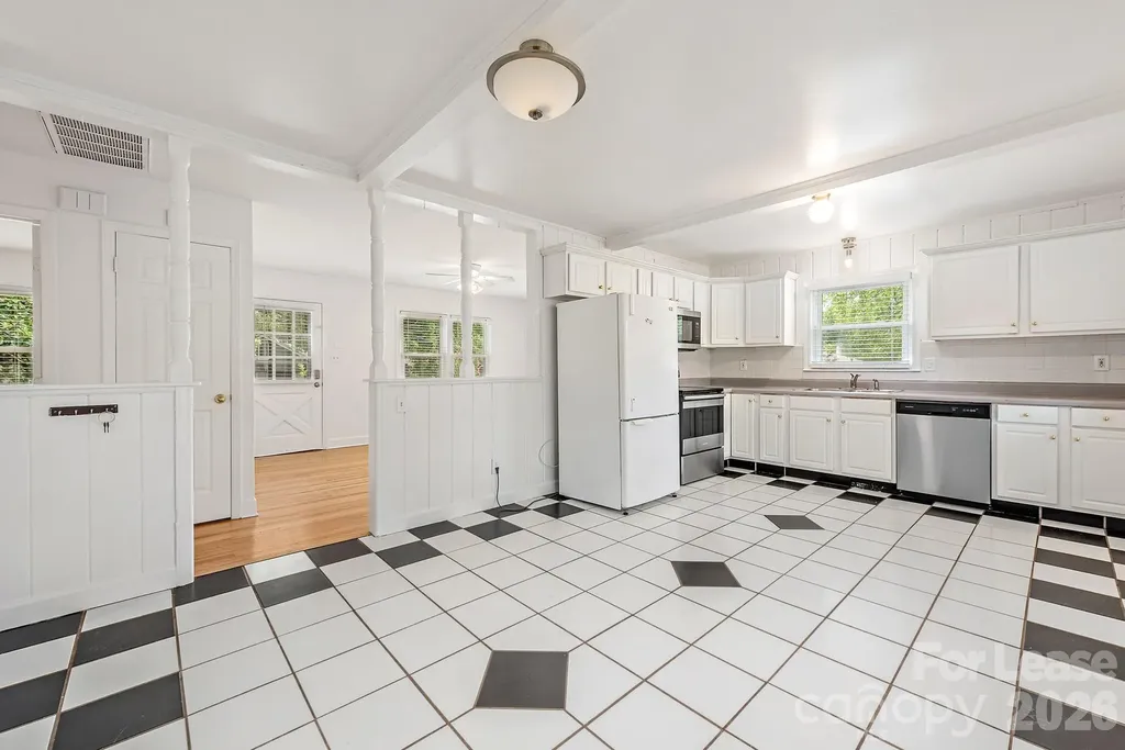1129 Eastview Drive Charlotte NC 28211