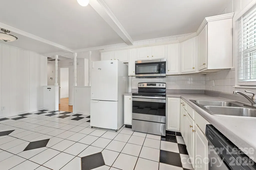 1129 Eastview Drive Charlotte NC 28211