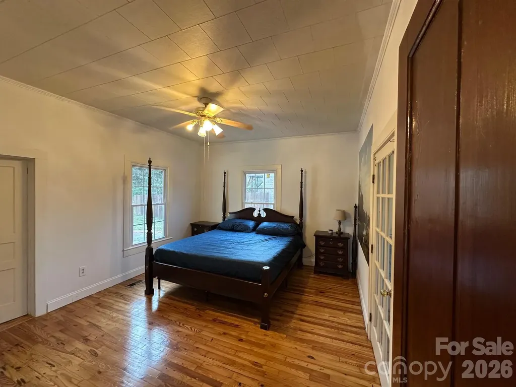 302 Catawba Avenue Hickory NC 28601