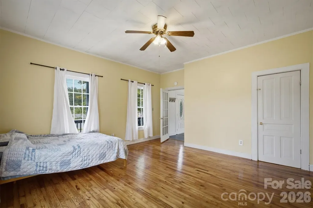 302 Catawba Avenue Hickory NC 28601