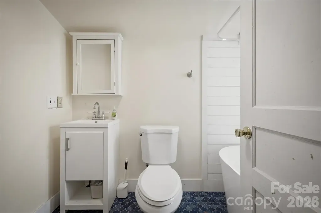 302 Catawba Avenue Hickory NC 28601