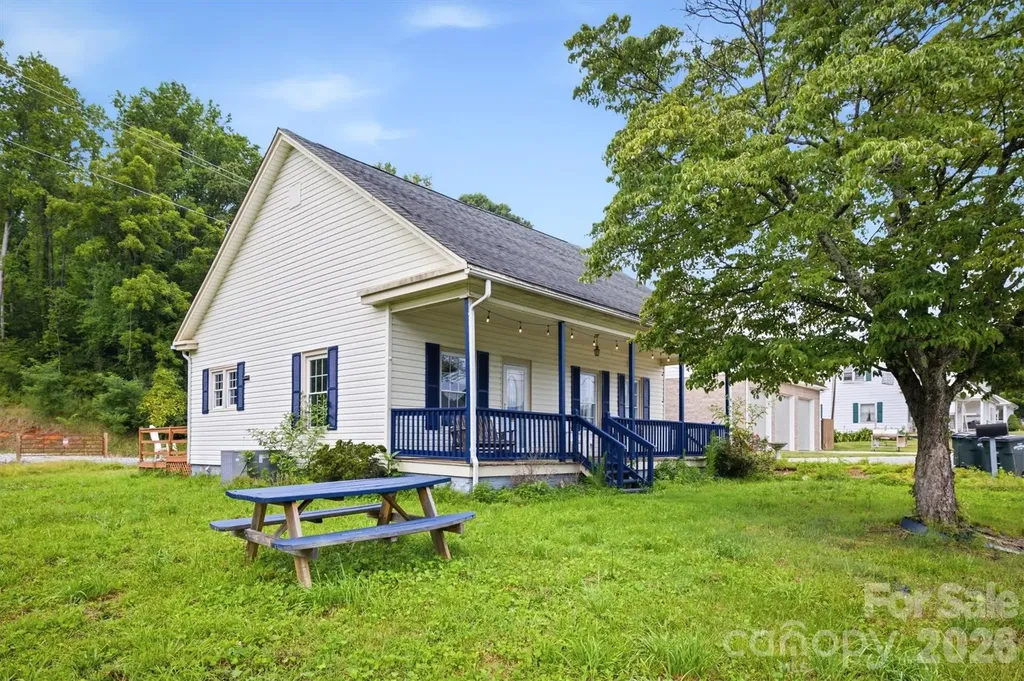 302 Catawba Avenue Hickory NC 28601