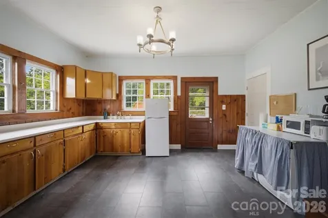 302 Catawba Avenue Hickory NC 28601