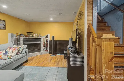 25 Wentworth Avenue Asheville NC 28803