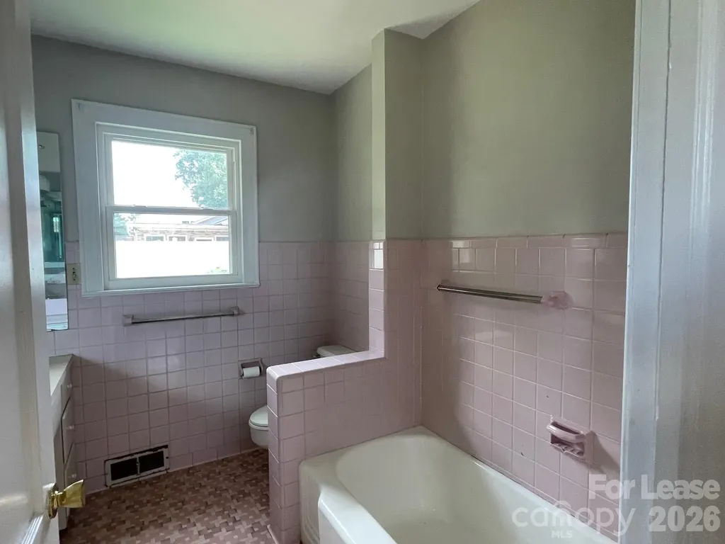 515 Mountain View Street SW Lenoir NC 28645