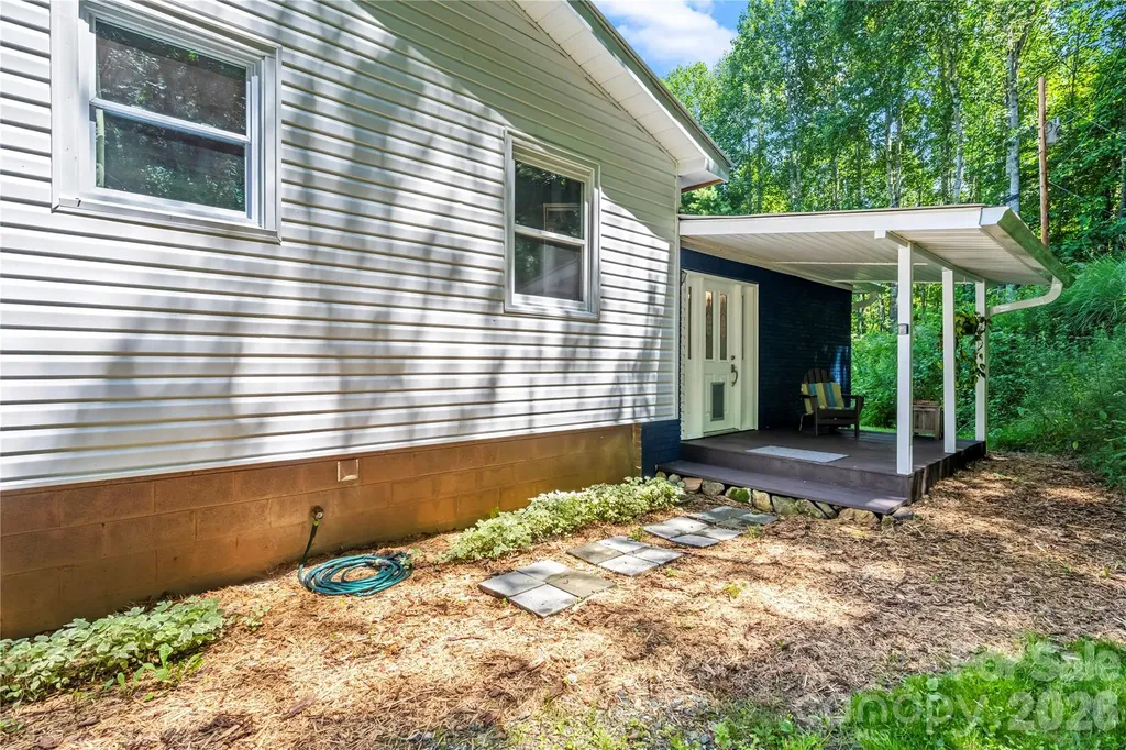 2879 Chandler Creek Road Mars Hill NC 28754