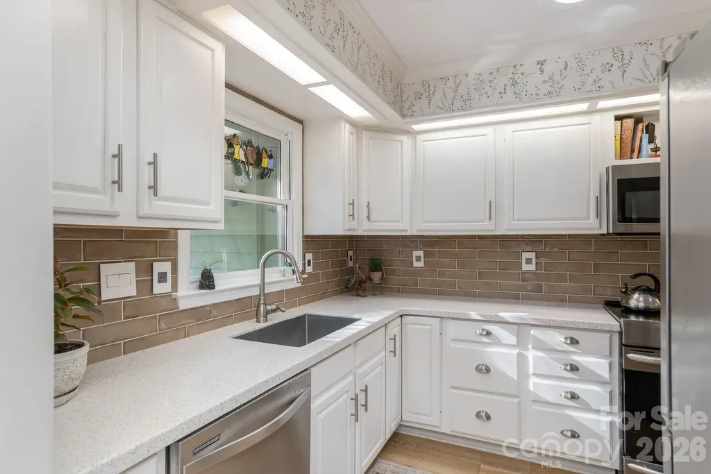 128 Camellia Way Hendersonville NC 28739