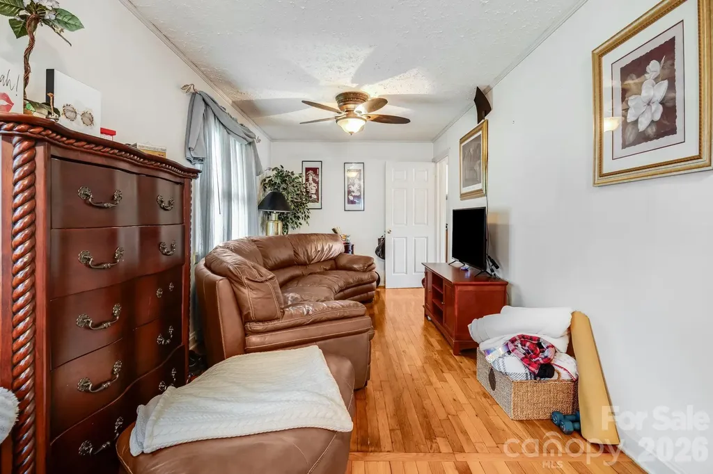 4 Brad Street Asheville NC 28803