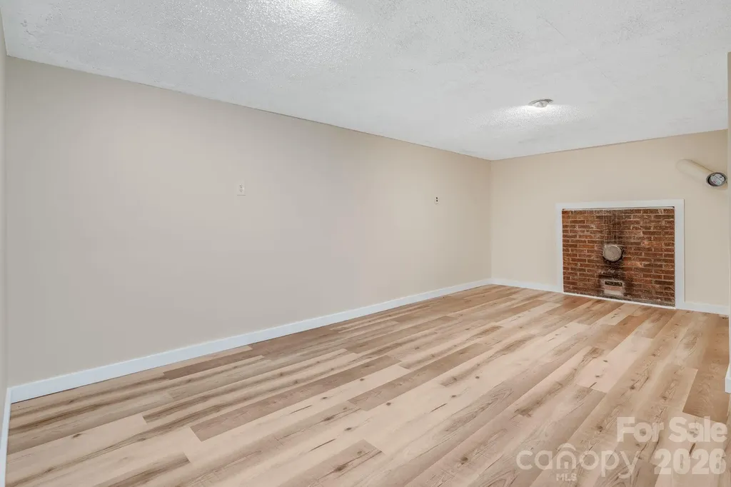 4 Brad Street Asheville NC 28803