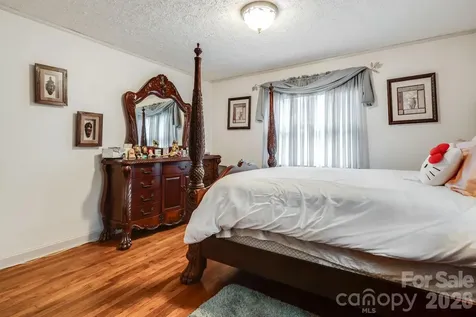 4 Brad Street Asheville NC 28803