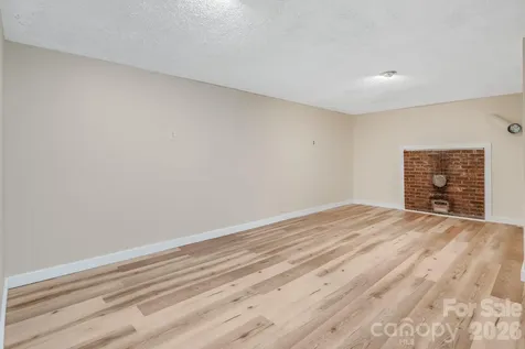 4 Brad Street Asheville NC 28803