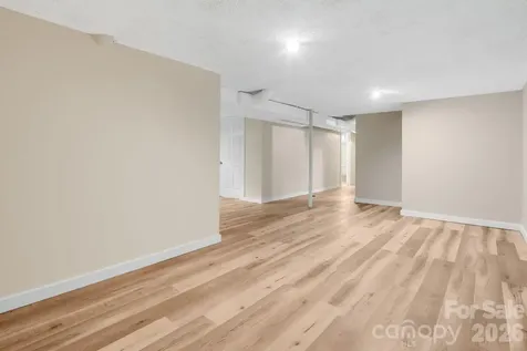 4 Brad Street Asheville NC 28803