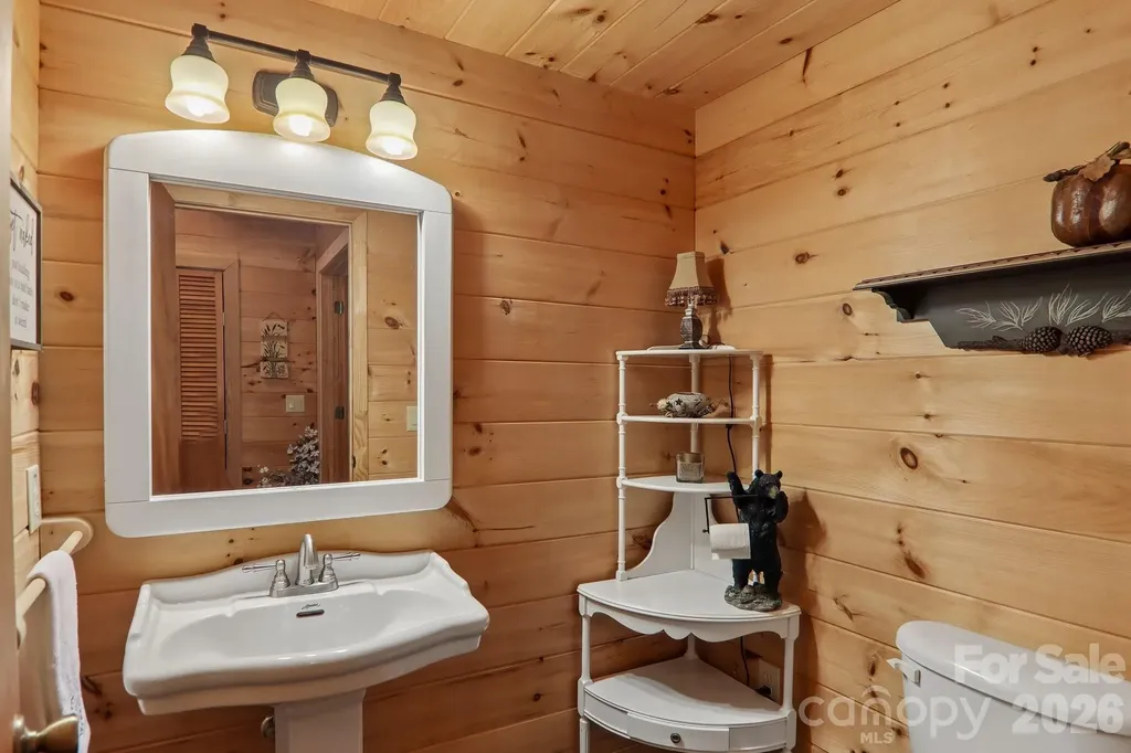 1061 Setzer Cove Road Maggie Valley NC 28751