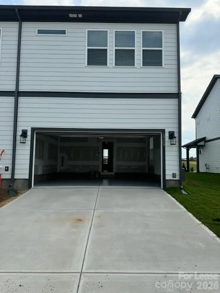 5724 Runnel Way Harrisburg NC 28075
