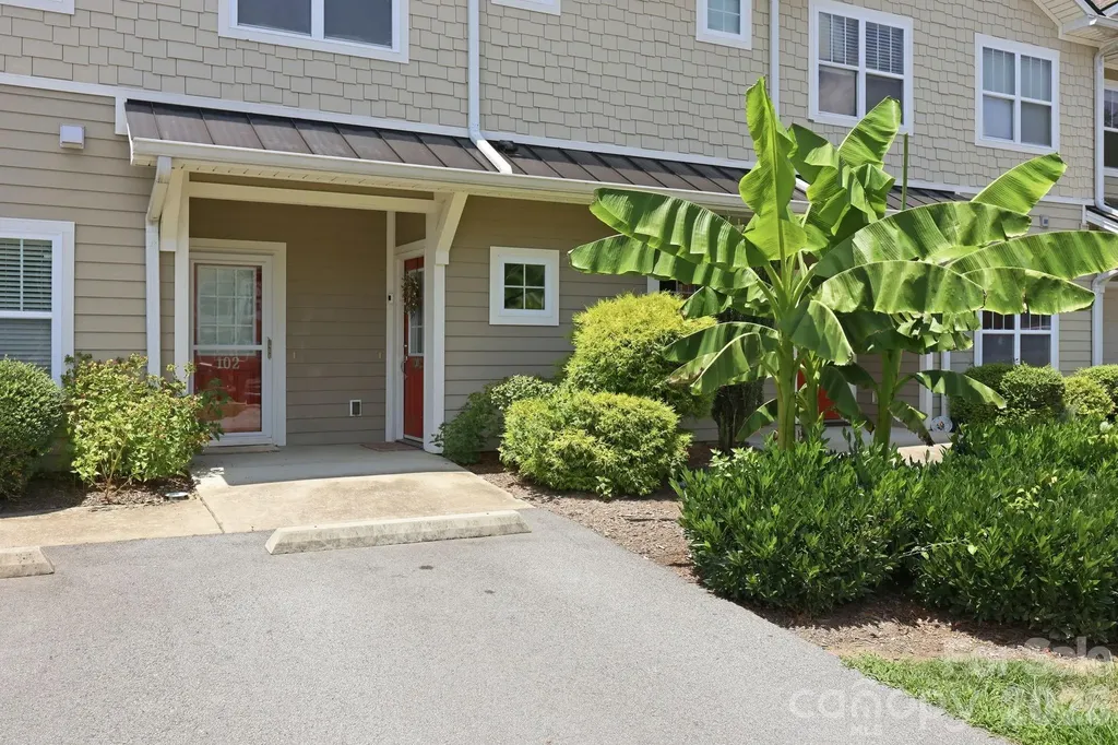 123 Foxden Drive Fletcher NC 28732