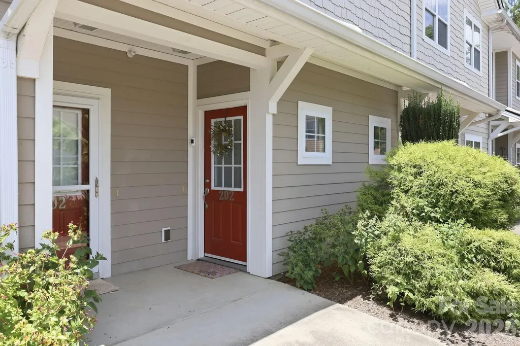 123 Foxden Drive Fletcher NC 28732