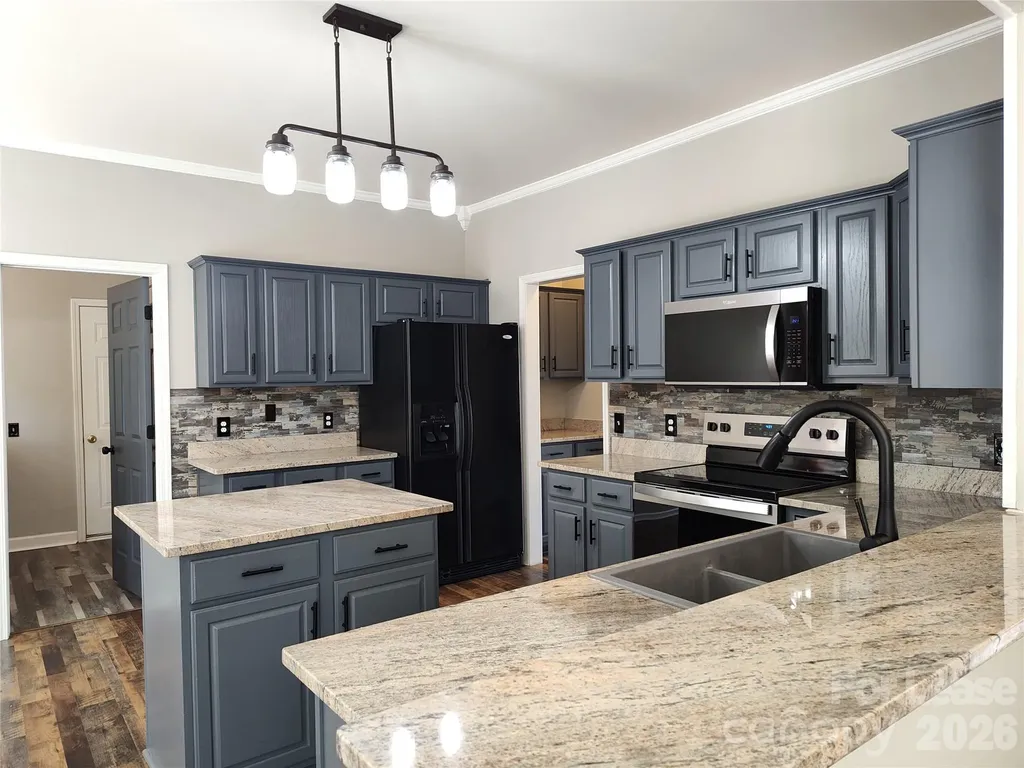 4018 Manor House Drive Charlotte NC 28270