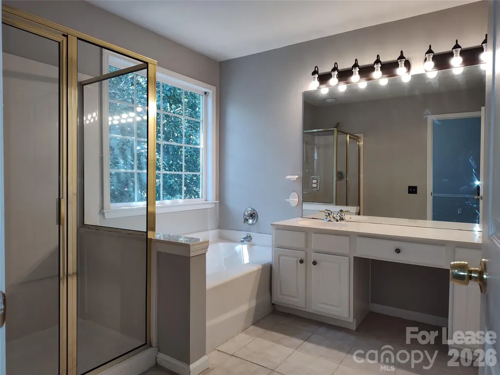 4018 Manor House Drive Charlotte NC 28270