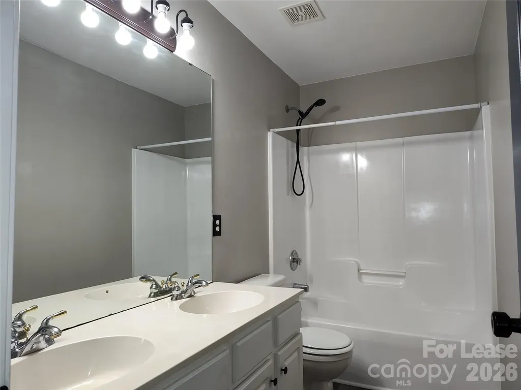 4018 Manor House Drive Charlotte NC 28270