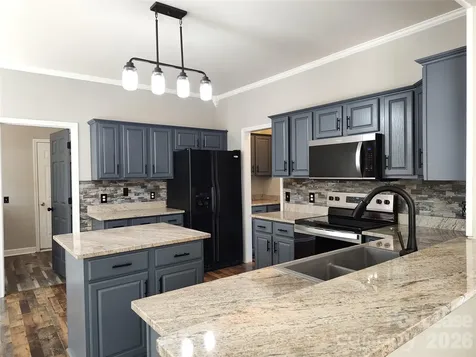 4018 Manor House Drive Charlotte NC 28270