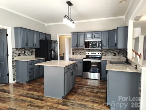4018 Manor House Drive Charlotte NC 28270