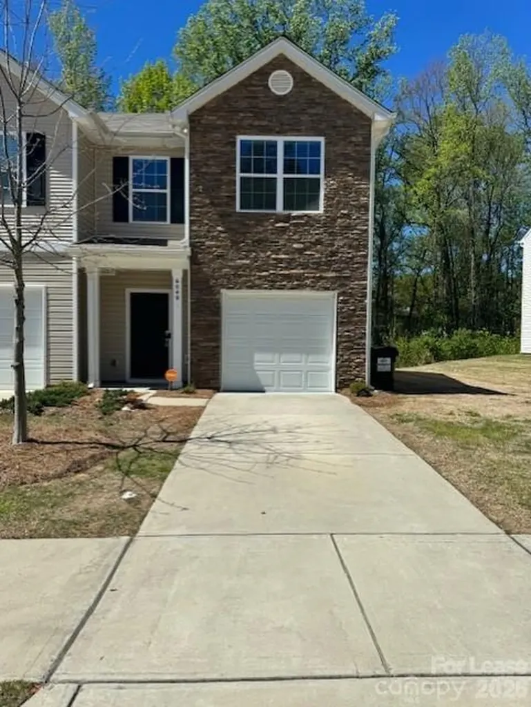 6049 Guildford Hill Lane E Charlotte NC 28215
