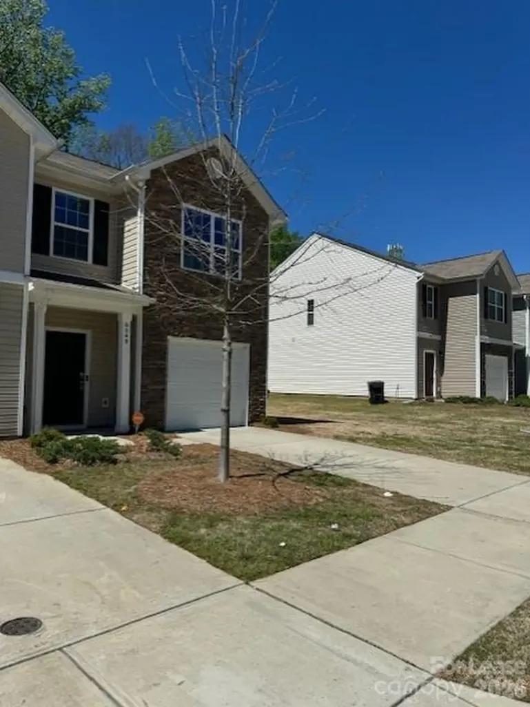6049 Guildford Hill Lane E Charlotte NC 28215