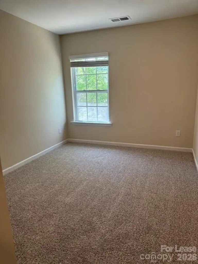 6049 Guildford Hill Lane E Charlotte NC 28215