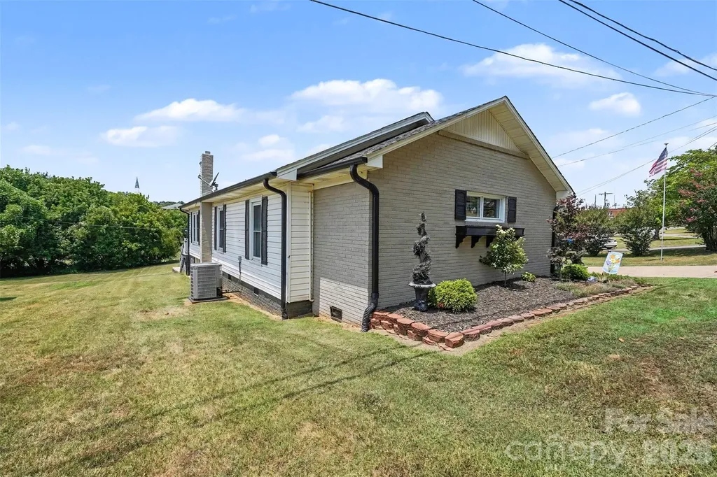217 Cline Street Lawndale NC 28090