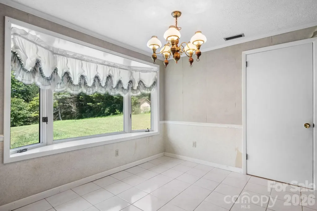 1335 36th Avenue Drive NE Hickory NC 28601