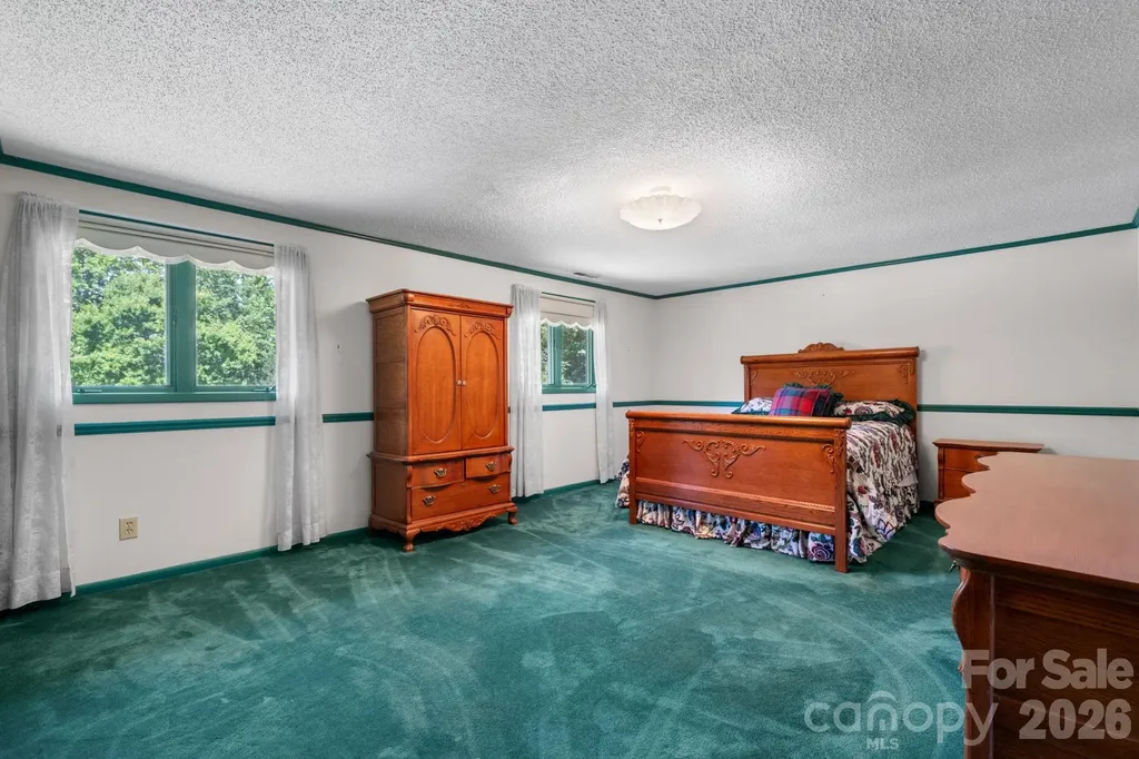 1335 36th Avenue Drive NE Hickory NC 28601