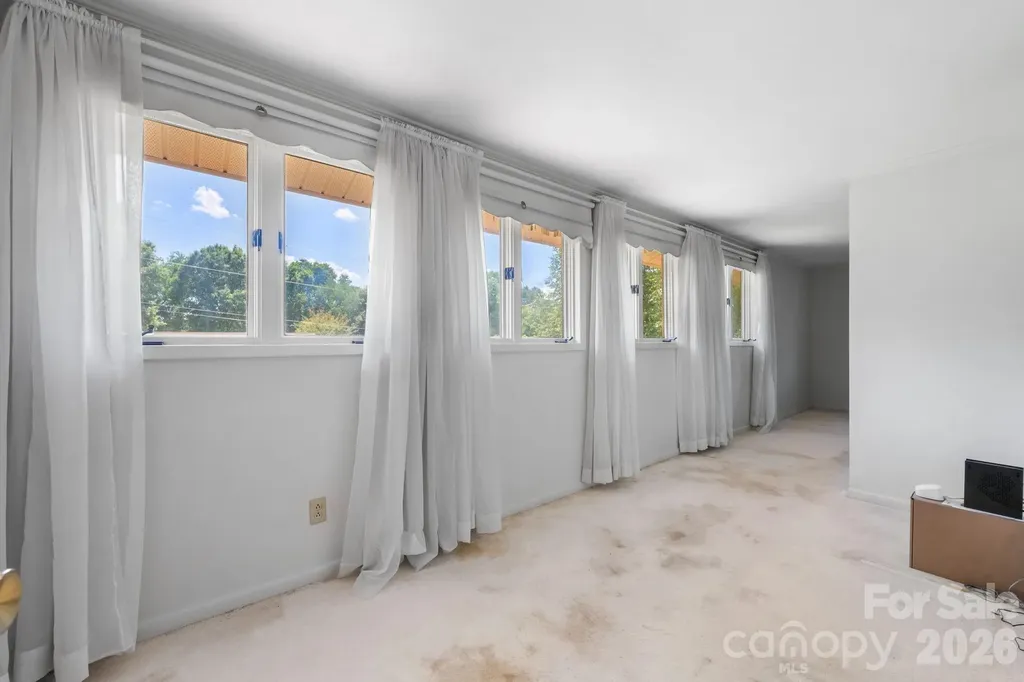 1335 36th Avenue Drive NE Hickory NC 28601