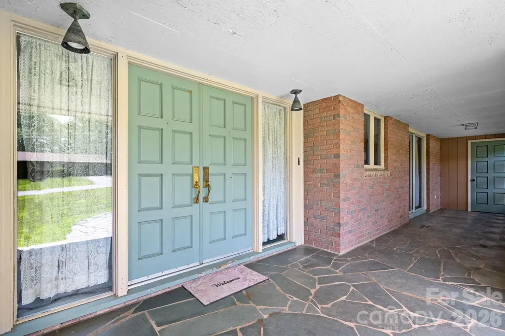 1335 36th Avenue Drive NE Hickory NC 28601