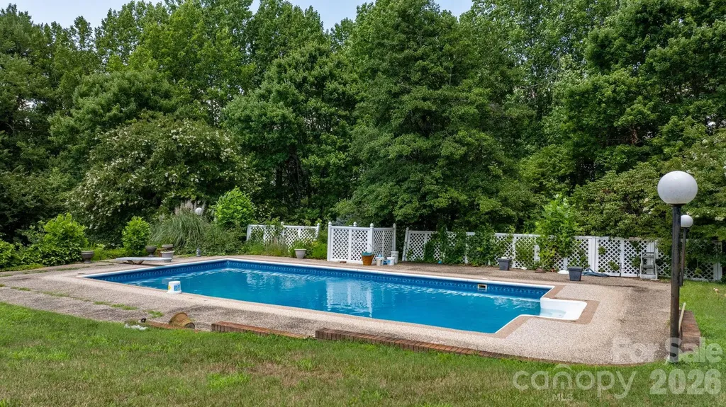1335 36th Avenue Drive NE Hickory NC 28601