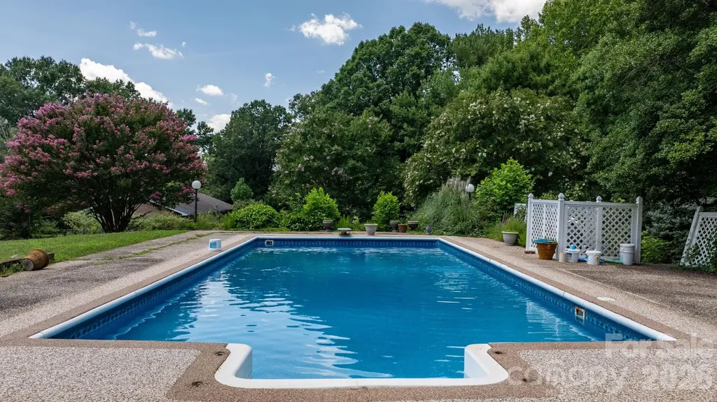 1335 36th Avenue Drive NE Hickory NC 28601