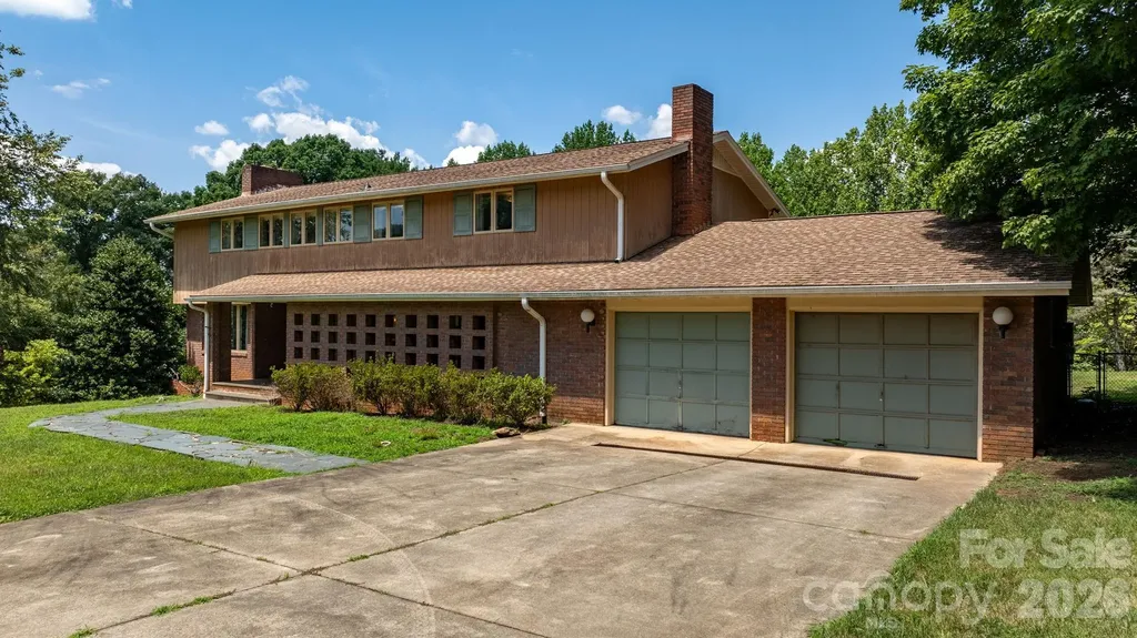 1335 36th Avenue Drive NE Hickory NC 28601