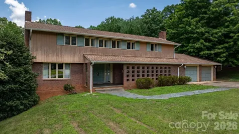 1335 36th Avenue Drive NE Hickory NC 28601