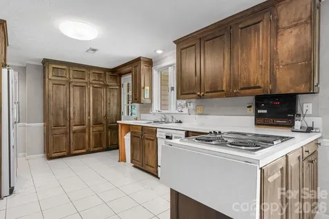 1335 36th Avenue Drive NE Hickory NC 28601