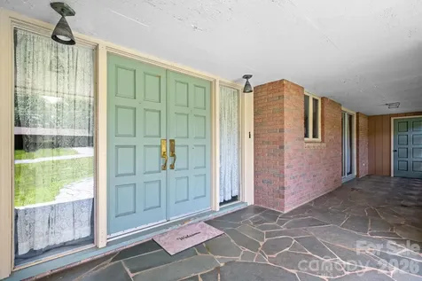1335 36th Avenue Drive NE Hickory NC 28601