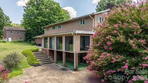 1335 36th Avenue Drive NE Hickory NC 28601