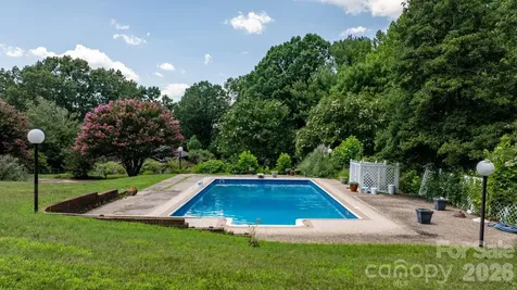 1335 36th Avenue Drive NE Hickory NC 28601