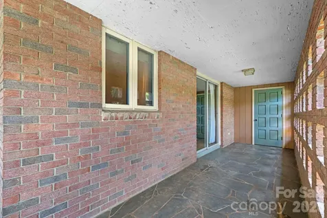 1335 36th Avenue Drive NE Hickory NC 28601