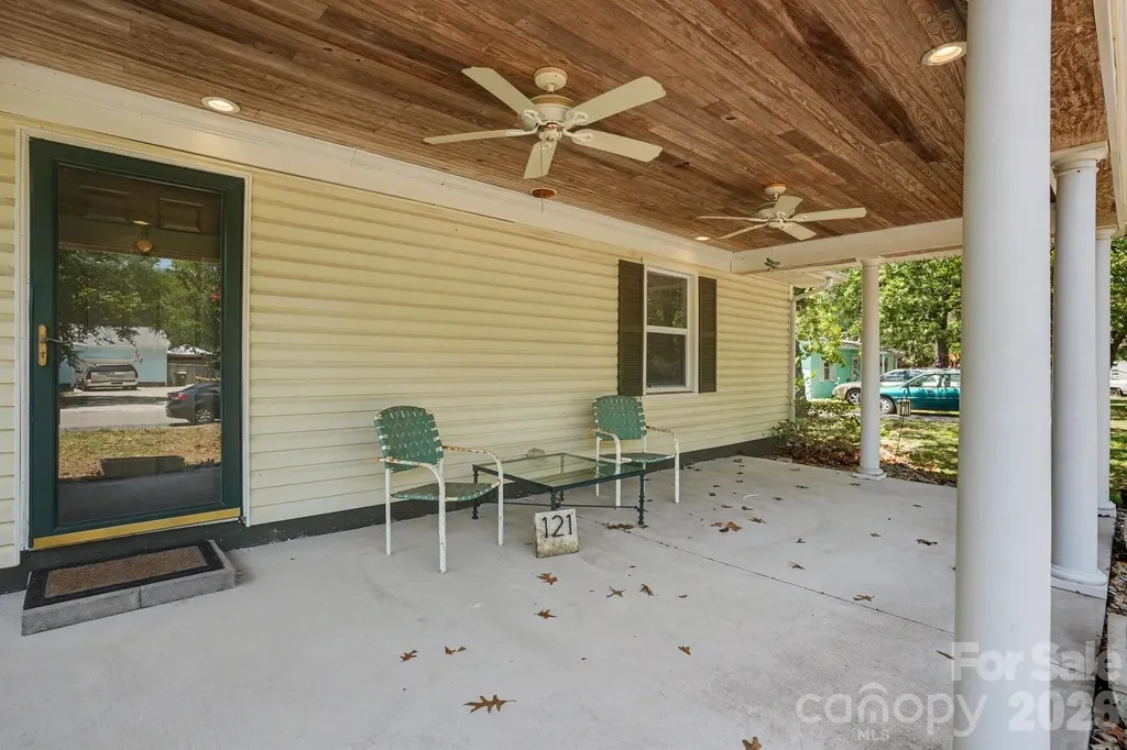 121 NW 1st Street Oak Island NC 28465