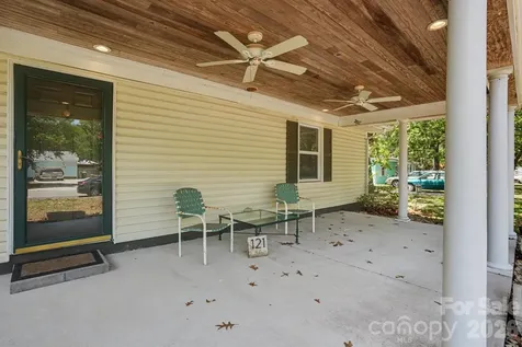 121 NW 1st Street Oak Island NC 28465