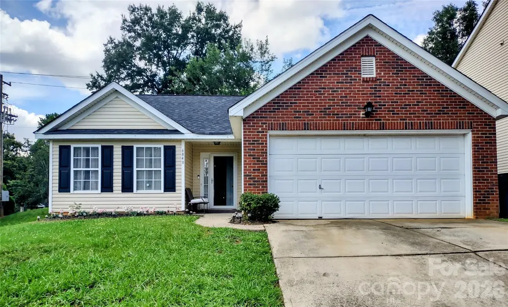 6840 Squirrels Foot Court Charlotte NC 28217
