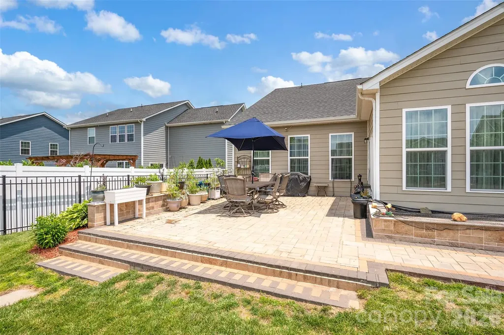 11216 Vanguard Parkway Huntersville NC 28078