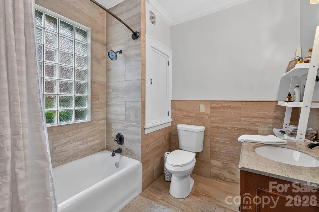 724 Grandin Road Charlotte NC 28208