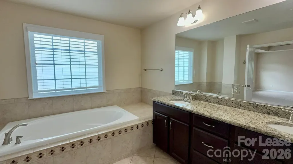1009 Providence Forest Drive Matthews NC 28104